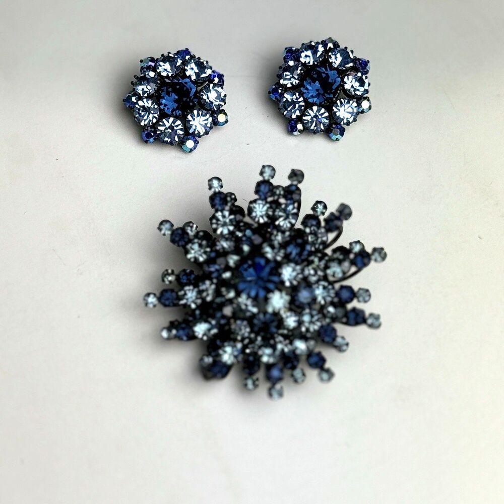 VTG AUSTRIA Blue Rhinestone Snowflake Brooch Clip Earrings Set 1950s